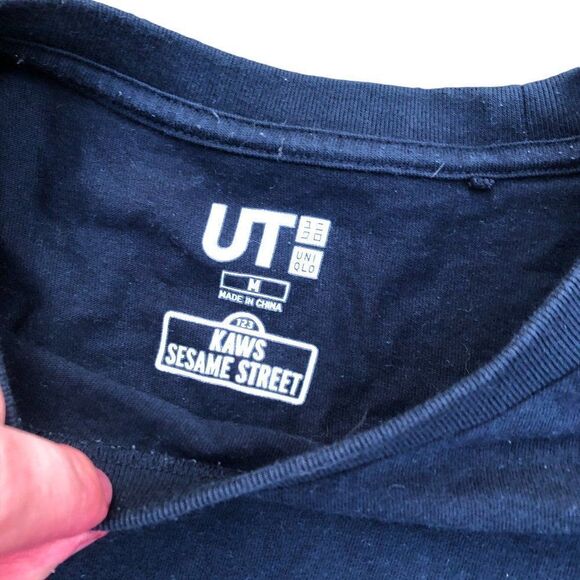 Kaws X Uniqlo Sesame Street T Shirt Medium Navy Blue - Picture 3 of 4